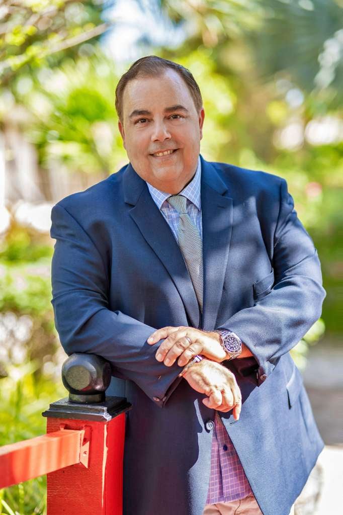 Brad Senatore, Broker